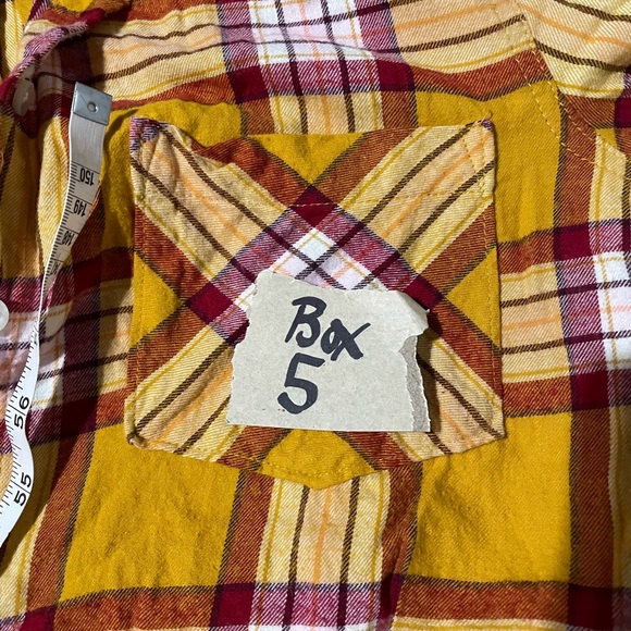 Women’s Flannel - Picture 6 of 9